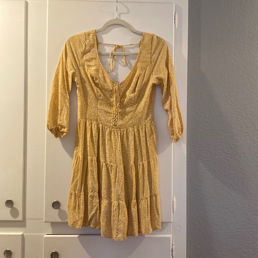 Hollister Floral Flowy Yellow Summer Dress in size M